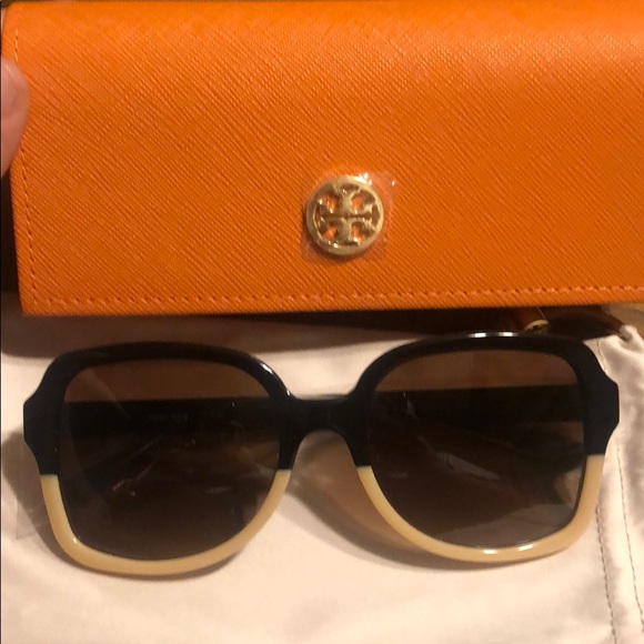 Tory Burch 55mm Polarized Ombré Sunglasses T logo - Picture 3 of 7